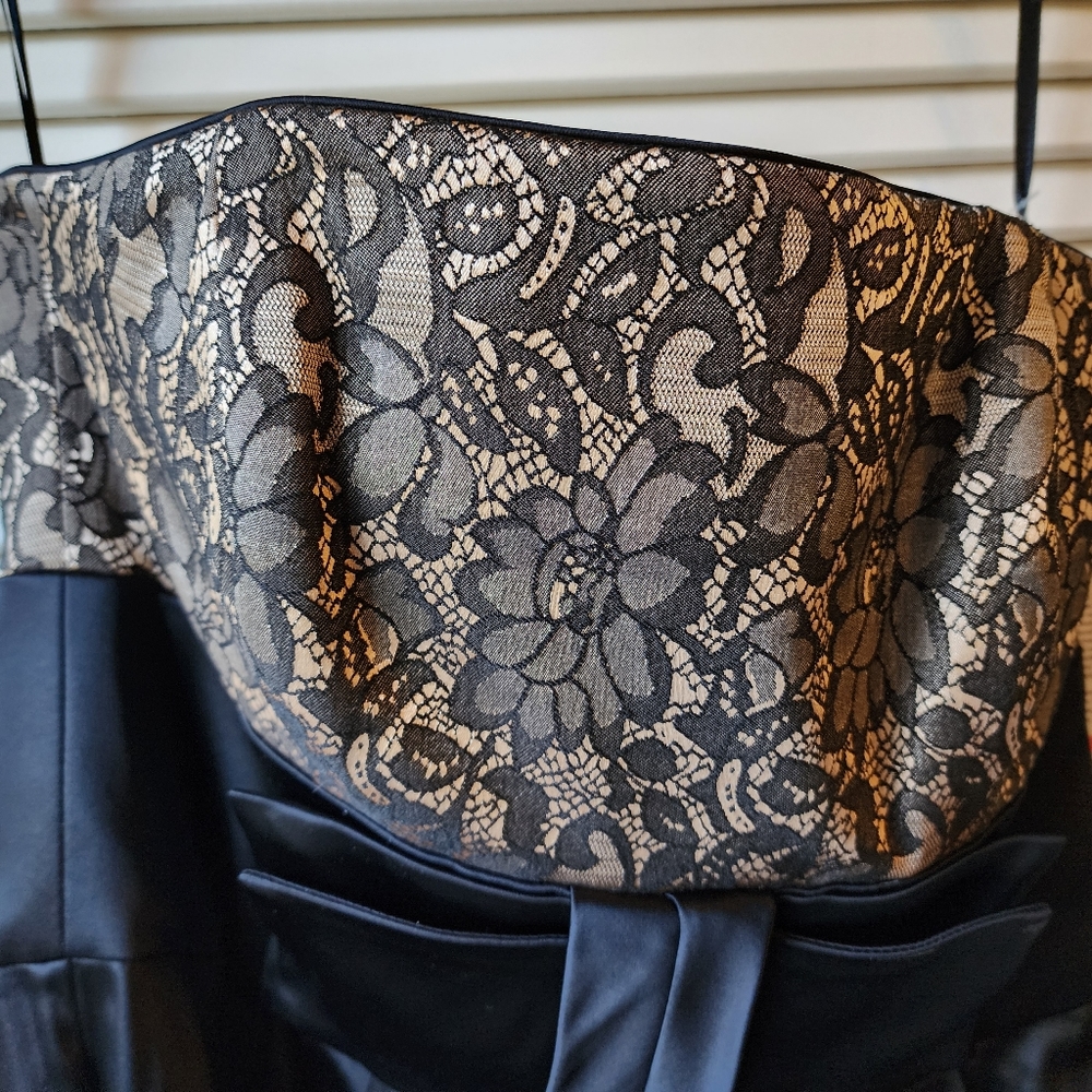 NWT- Maggy London vintage strapless dress, black with lace bodice, Sz 4
